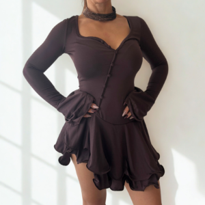 Abito corto marrone elegante e versatile