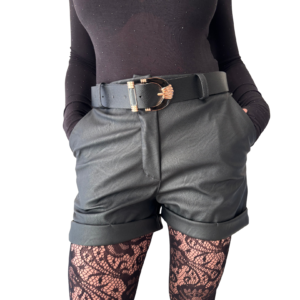 Pantaloncino in ecopelle con cintura