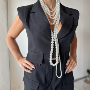 Collana di perline bianche