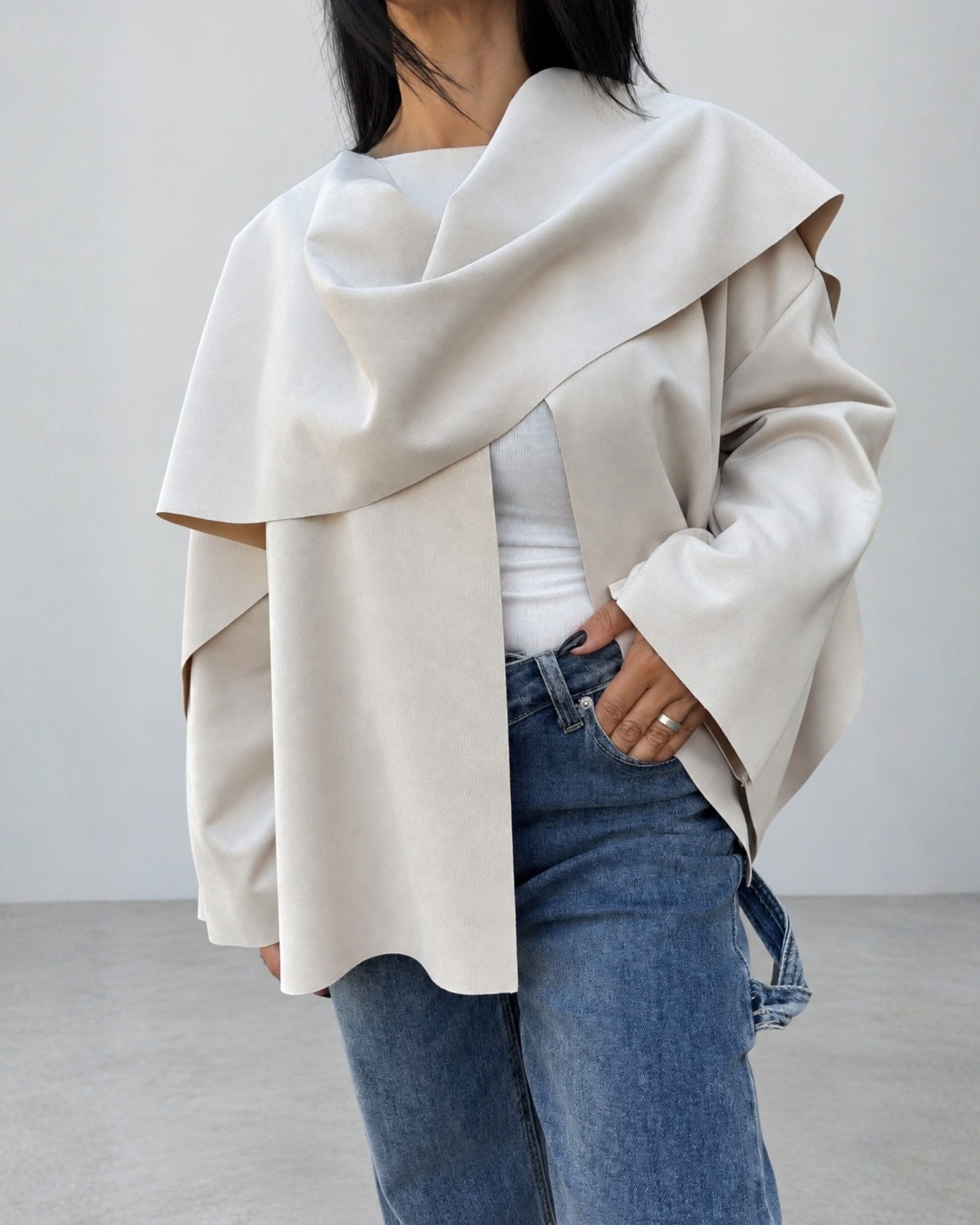 Cardigan con drappeggio asimmetrico