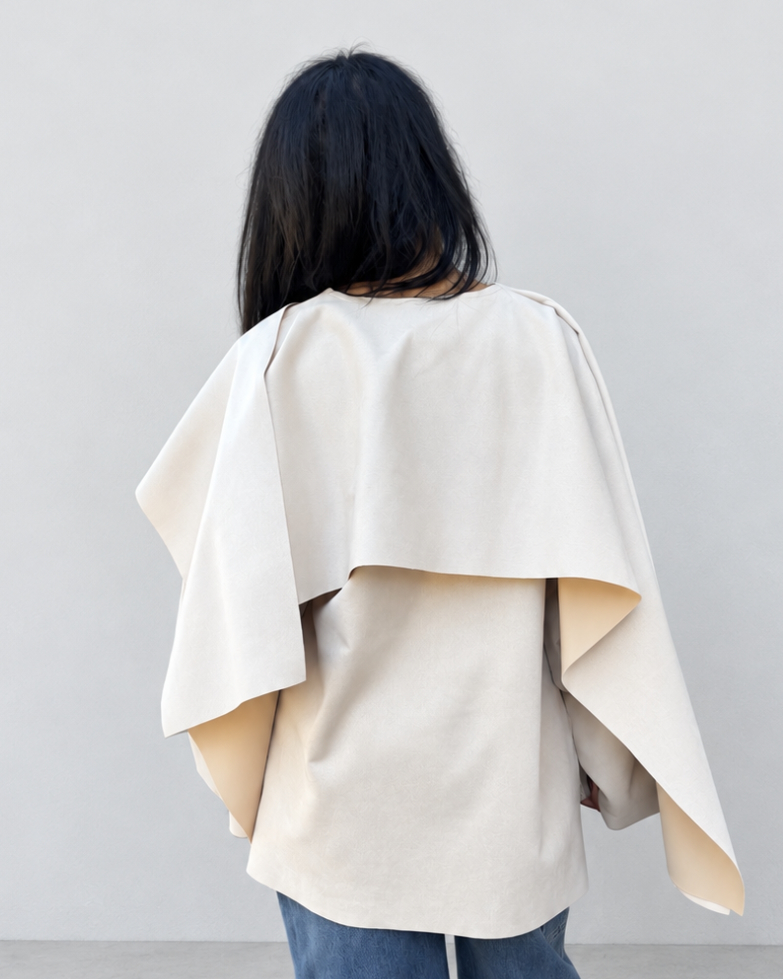 Cardigan con drappeggio asimmetrico - immagine 2