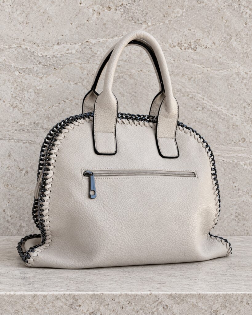 Borsa a mano con catena e tasca posteriore